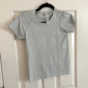 Lululemon Swiftly Tech 2.0 Short Sleeve Race Length
